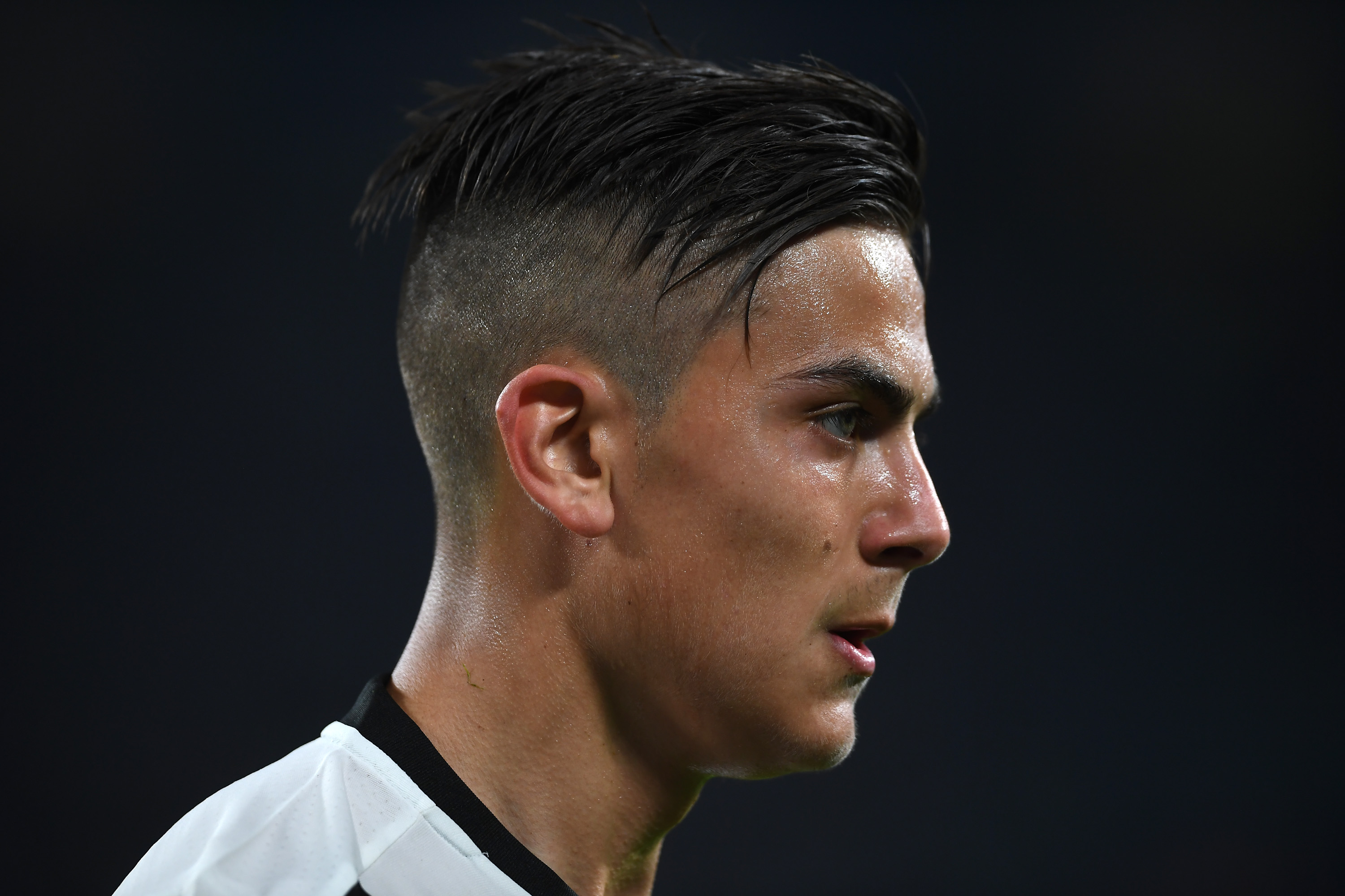 Report: Juventus to restart contract talks with Paulo Dybala by the end of  July - Black & White & Read All Over