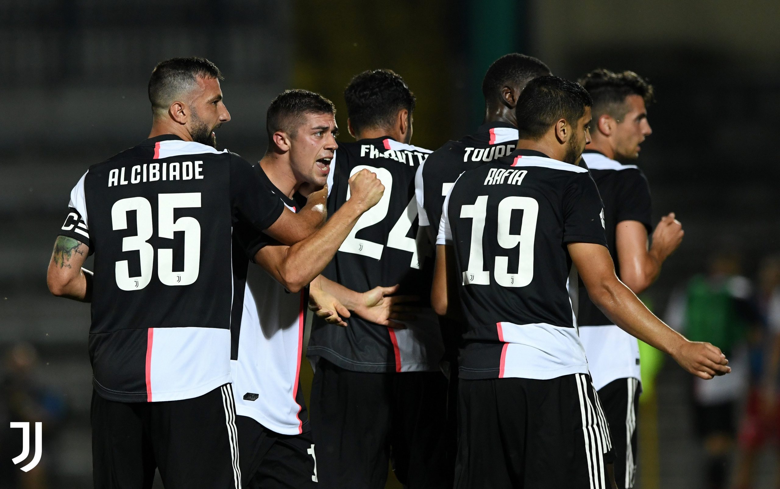 Juventus U23 have won their first trophy ever after beating #Ternana 2-1  tonight in the final of the Coppa Italia #SerieC. #ForzaJuventus…