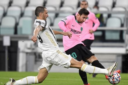 Barcelona v Juventus