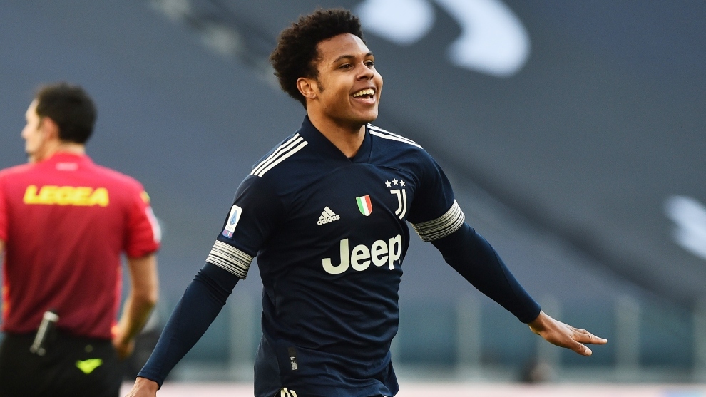 English club drops hint they are watching Juventus midfielder thumbnail