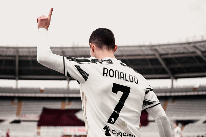 Cristiano ronaldo store 7 juventus