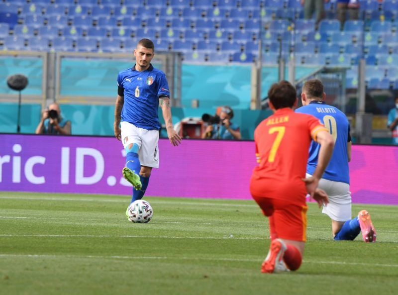 Italy knee