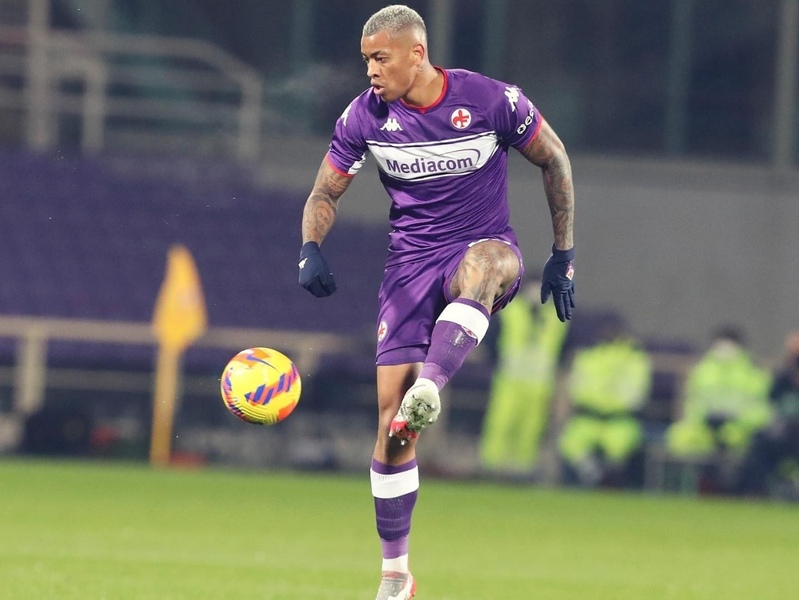 Igor Julio of Acf Fiorentina controls the ball during the Serie A match  between Juventus Fc and Acf Fiorentina Stock Photo - Alamy