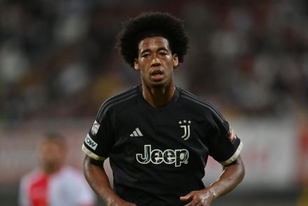 Livano Comenencia representin Juventus Nex Gen