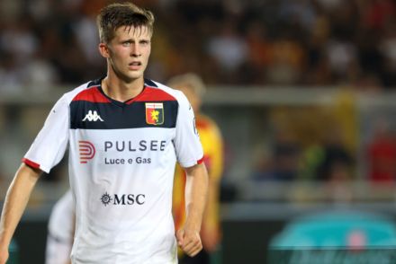 Morten frendrup in action for Genoa