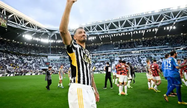 Danilo saluting Juve fans