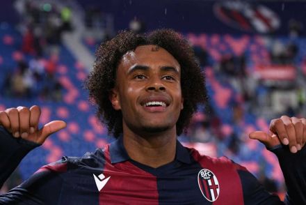 Joshua Zirkzee celebrates scoring a goal for Bologna