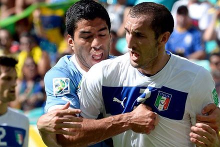 Suarez biting Chiellini