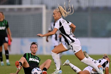 Alisha Lehmann playing for Juventus Women