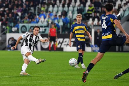 Fagioli taking an attempt on goal in Juventus vs Bologna