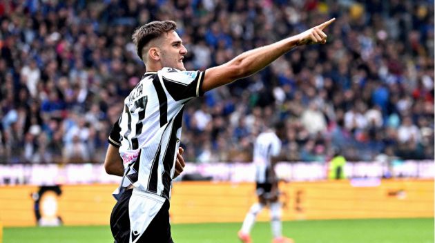 Lorenzo Lucca on the pitch for Udinese