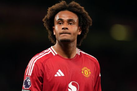 Zirkzee on the pitch for Man United