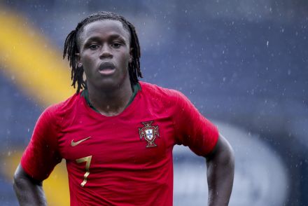 Quenda playing for Portugal youth