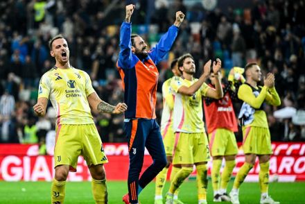 Juventus celebrating victory over Udinese