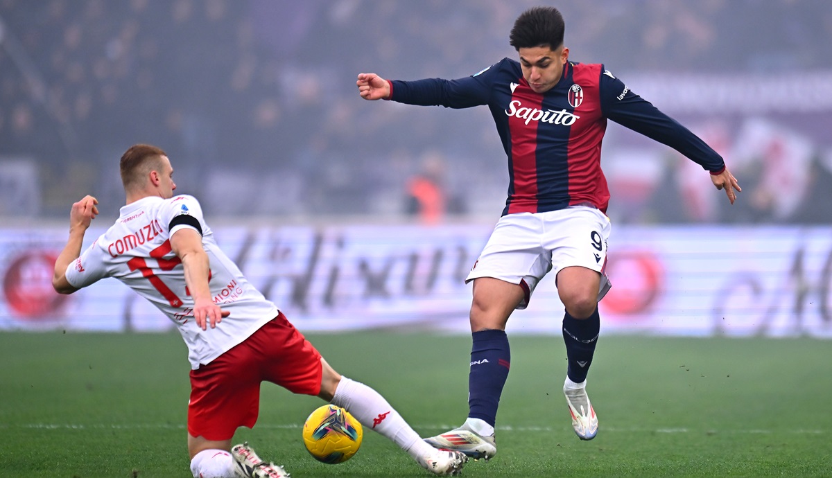 Castro in action for Bologna