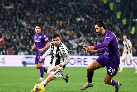 Francisco Conceicao dribbling against Fiorentina