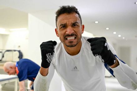 Danilo celebrates Juventus victory over Man City