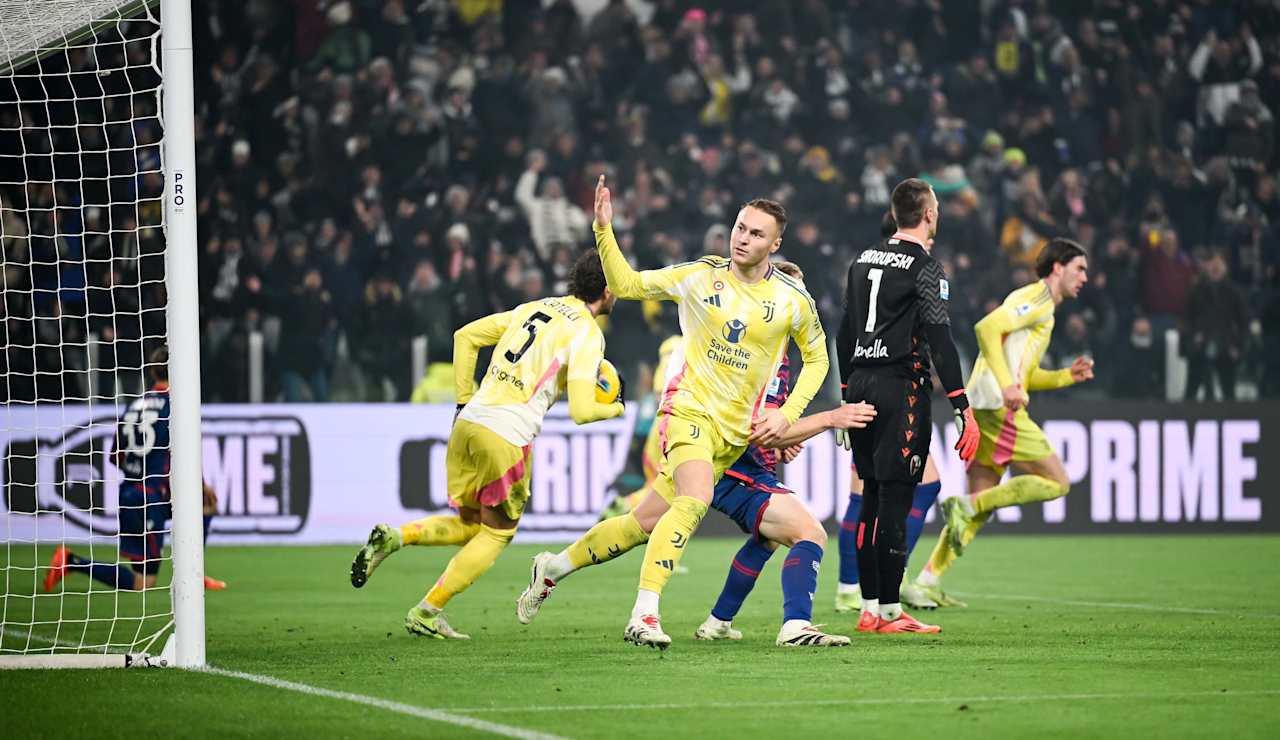 Koopmeiners scoring against Cagliari