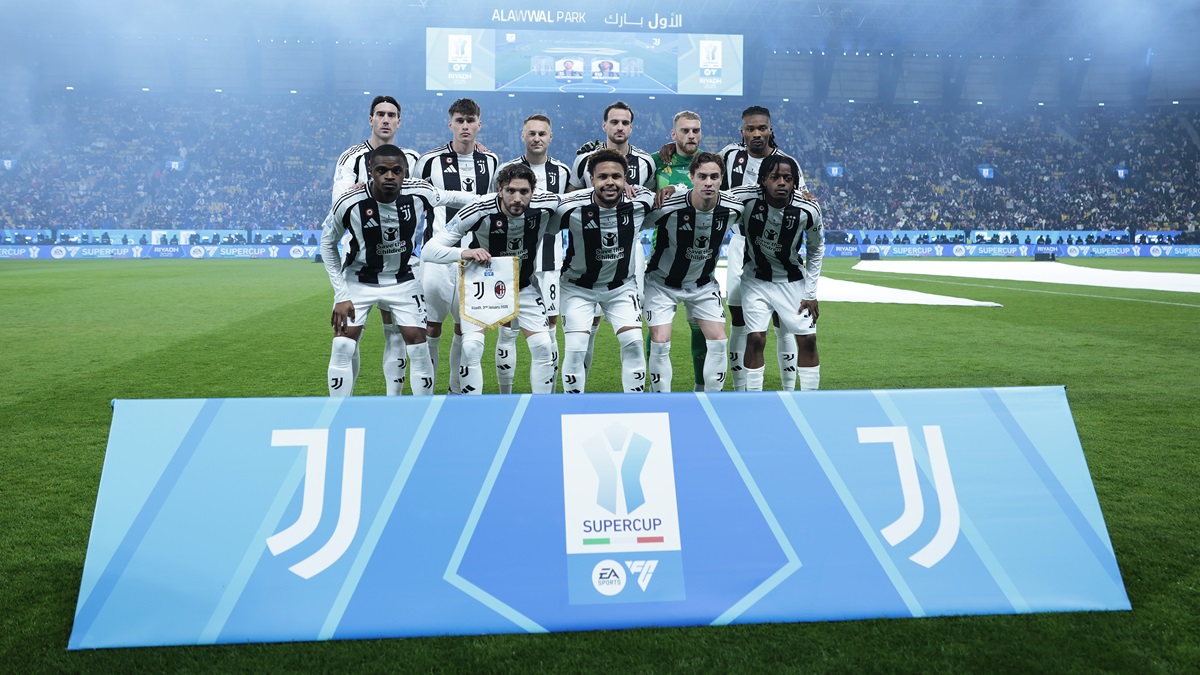 Juventus team v AC Milan in Super Cup Semi Final