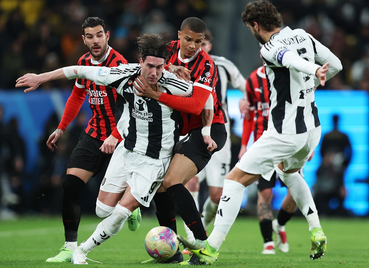 Vlahovic and Locatelli v AC Milan in Super Cup semi-final