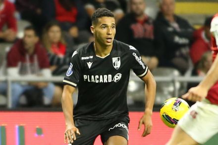 Alberto Costa on the pitch for Vitoria Guimaraes