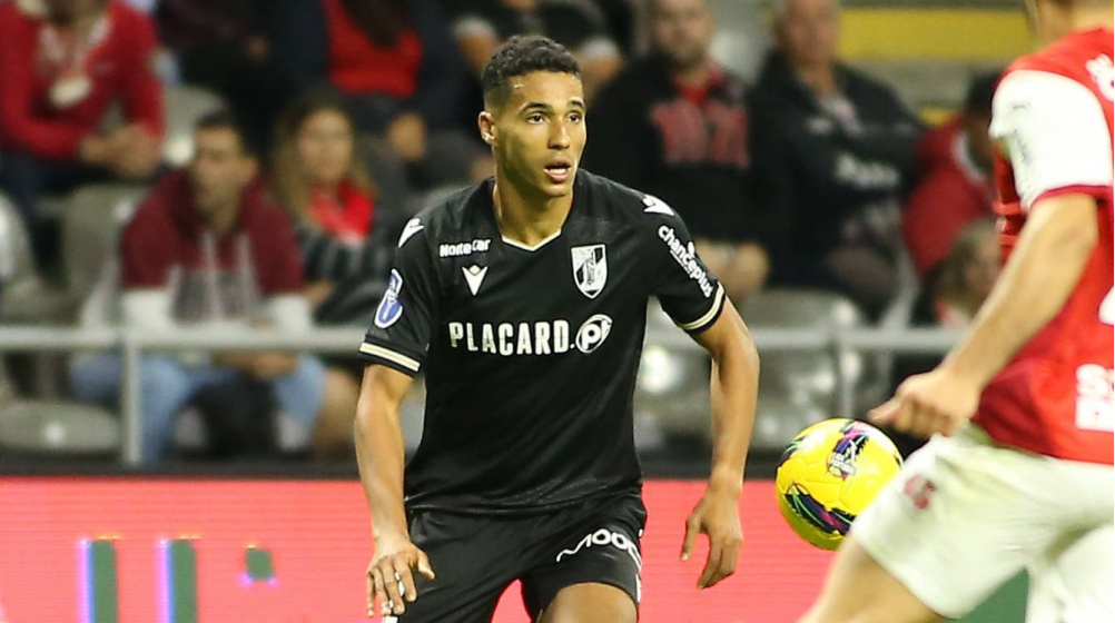 Alberto Costa on the pitch for Vitoria Guimaraes