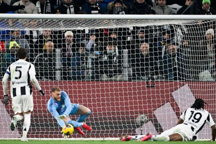 Michele Di Gregorio producing a save