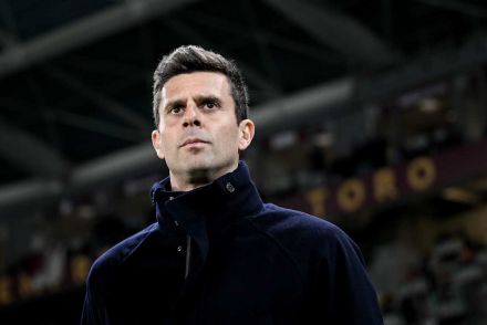Thiago Motta on the sidelines