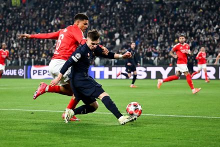 Francisco Conceicao dribbling