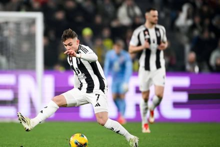 Francisco Conceicao dribbling against Inter