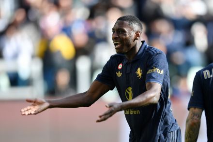 Kolo Muani in action against Empoli