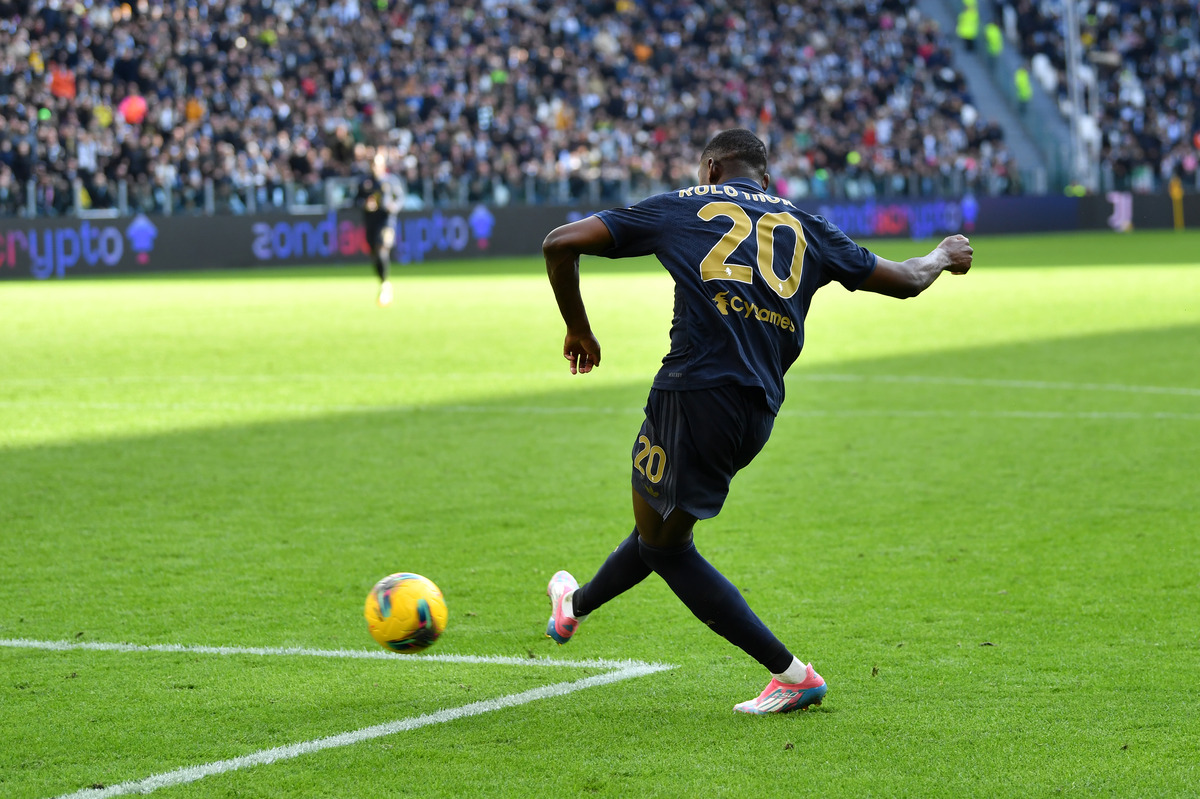 Randal Kolo Muani scoring against Empoli