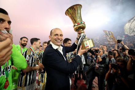 Max Allegri lifting the Coppa Italia
