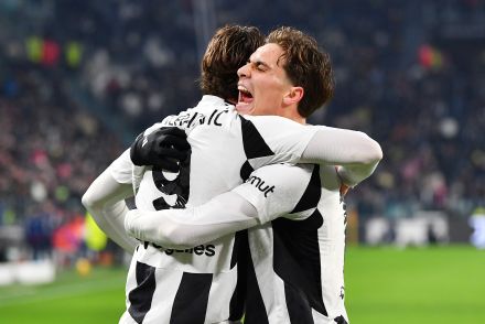 Vlahovic and Yildiz celebrating