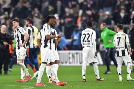 Juventus players dejected following Empoli defeat