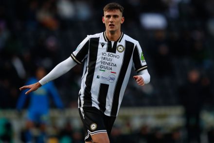 Lorenzo Lucca on the pitch for Udinese