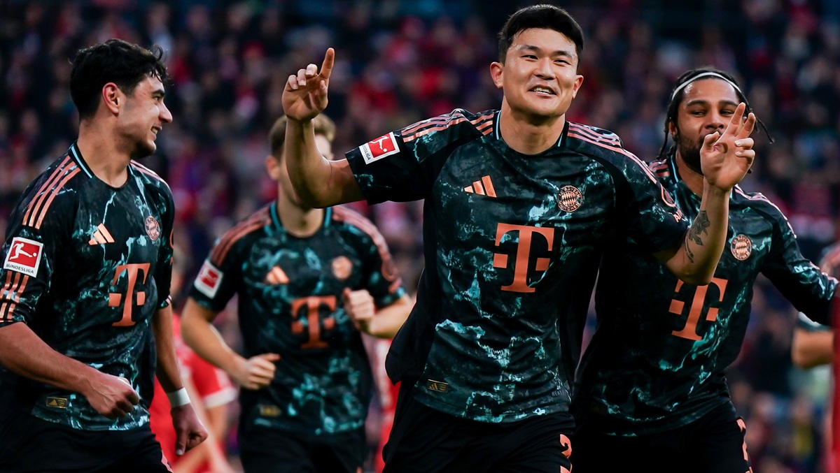 Kim Min-jae celebrating v Freiburg