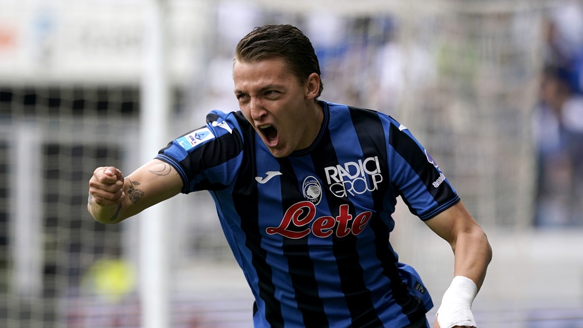 https://icdn.juvefc.com/wp-content/uploads/2025/04/Mateo-Retegui-of-Atalanta-celebrates-scoring.jpg