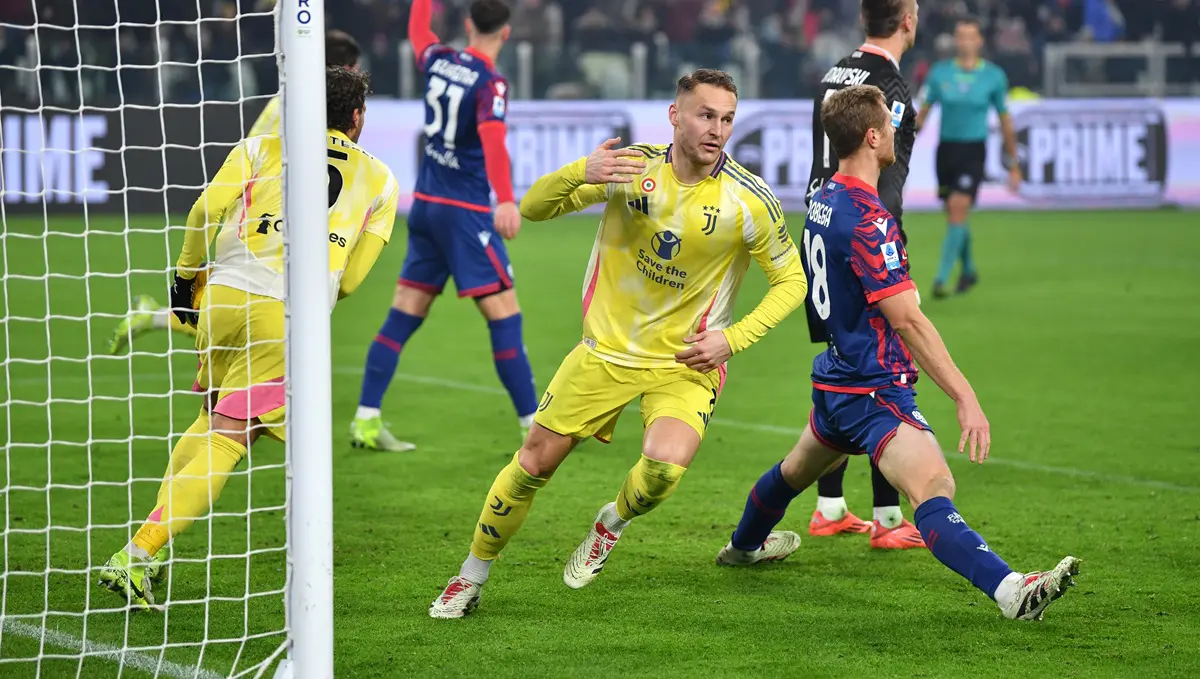 خط دفاع ۴ نفره مقابل بولونیا!