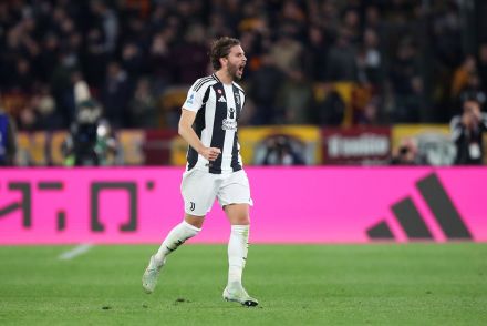 Manuel Locatelli celebrates scoring against Roma