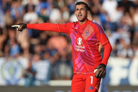 Mattia Perin in action for Juventus