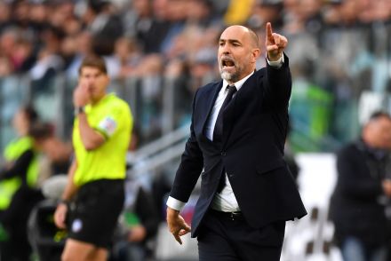 Igor Tudor giving instructions