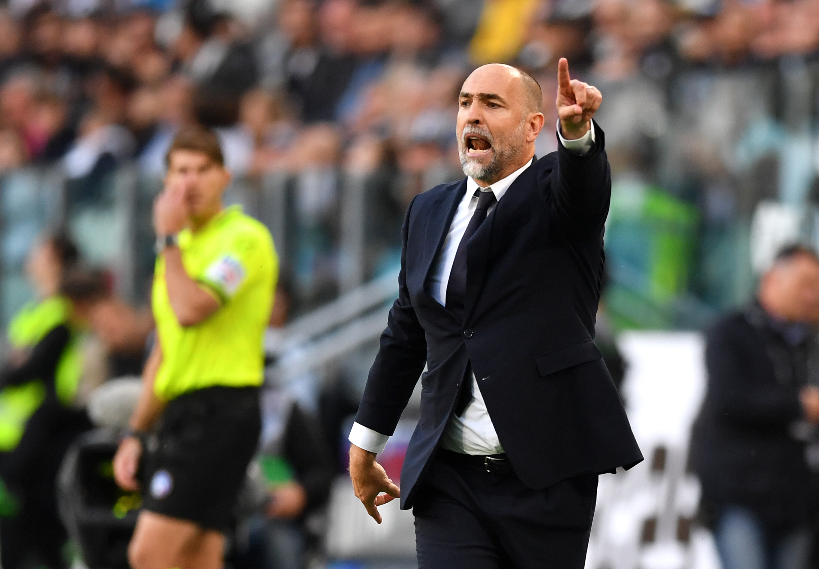 Igor Tudor giving instructions