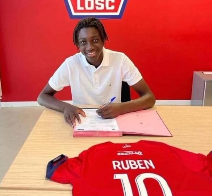 Ruben Akale signing for Lille