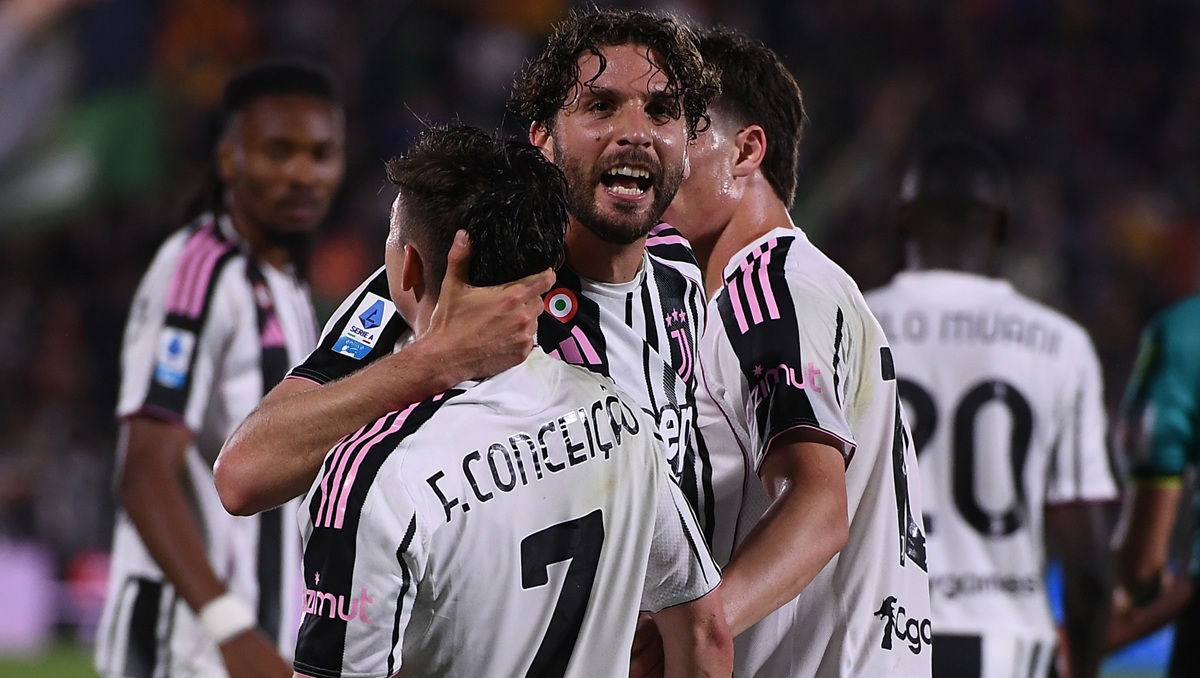 Locatelli celebrating against Venezia
