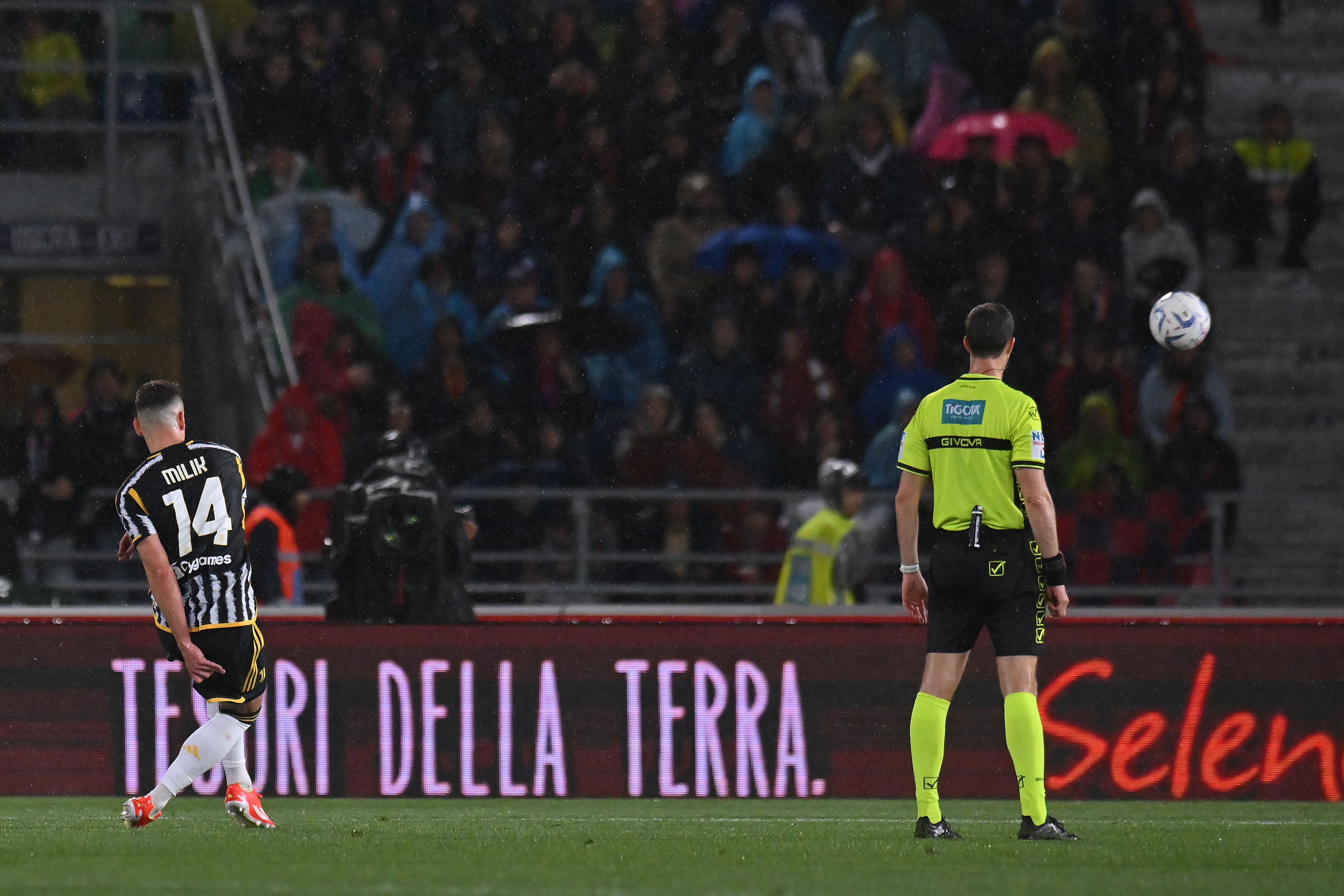 Arkadiusz Milik in action for Juventus