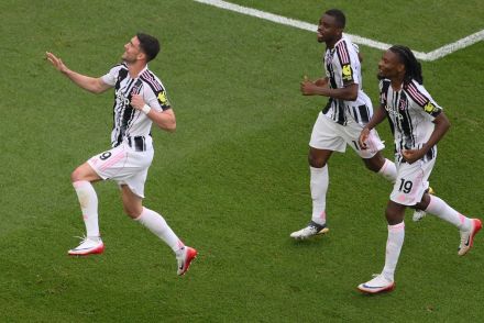 Vlahovic celebrating v Wydad