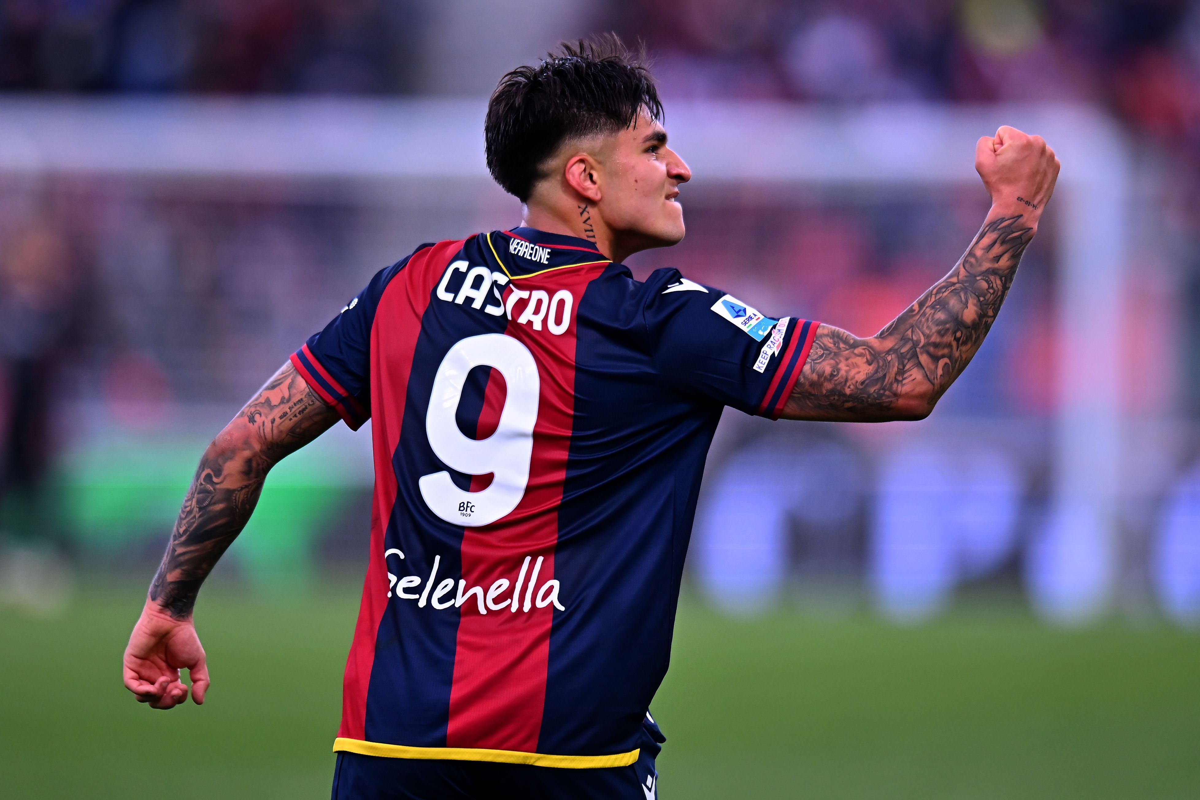 Santiago Castro in action for Bologna