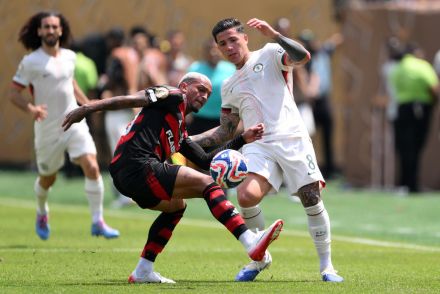 Wesley in action for Flamengo