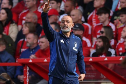 Nuno Espirito Santo on the touchline